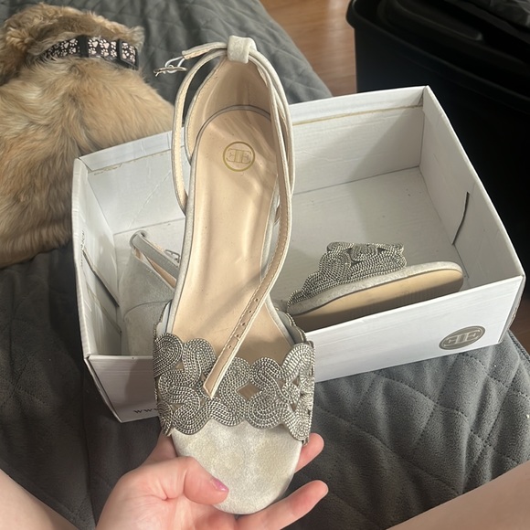 Heeled stroppy open toed shoes - Picture 2 of 3